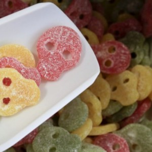 Un joven atraca una tienda de chuches en Arteixo y gasta el botín en una casa de apuestas